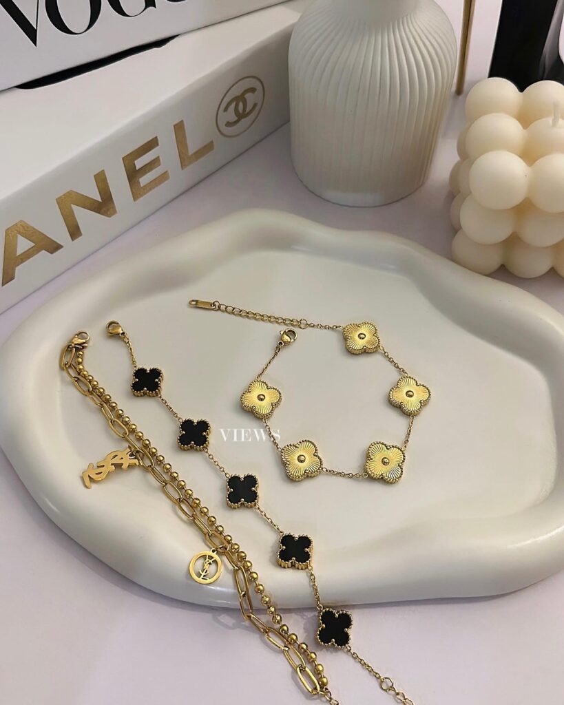 CLOVER BRACELET GOLD EDITION VIEWS Official — free download